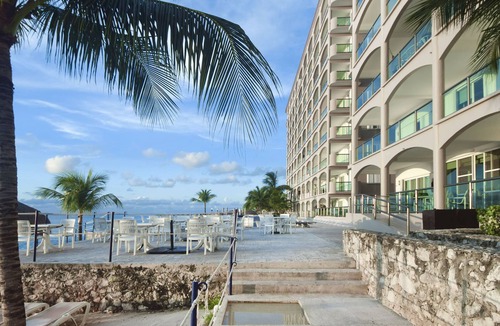 Colonia Andres Condo | Luxury 4 Bdrm Oceanfront in Cozumel Cantil 3CN