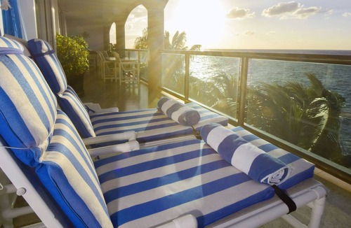 Colonia Andres Condo | Luxury 4 Bdrm Oceanfront in Cozumel Cantil 3CN