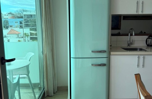 Tohoku Apartment | LUXURY Apartment. 1 block from 5th Avenue