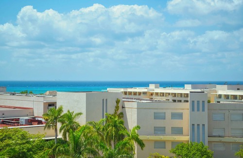 Luis Donaldo Colosio Apartment | Luxury Apartment 8 minutes walking distance to the beach with Oceanview Rooftop