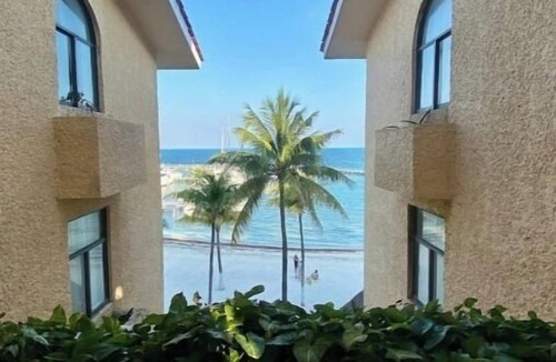 Puerto Juarez Apartment | Luxury apartment facing the sea