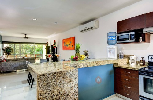 Tohoku Apartment | Luxury Apt A Few Steps From The Beach & 5th Ave