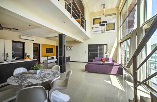 Tohoku Condo | Luxury Penthouse w/Rooftop Pool - Walk to Beach!