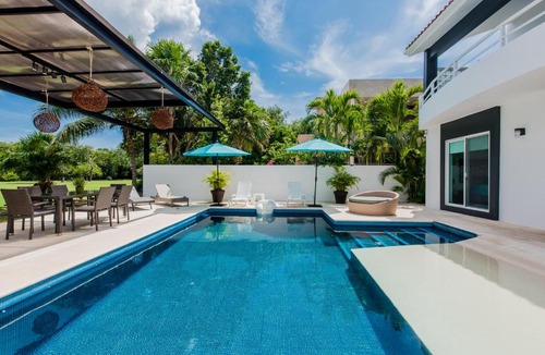 Puerto Aventuras House | LUXURY POOL & BEACH HOUSE AT THE MAYAN RIVIERA