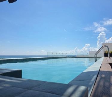 Luis Donaldo Colosio Hotel | Macondo Padel 5ta Avenida Playa del Carmen