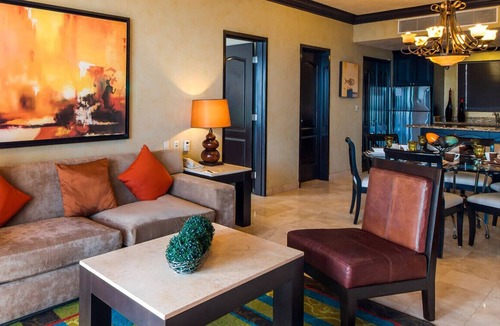 Puerto Juarez Resort | Make Waves in Cancun: Thrilling Adventures and Relaxation Combined.