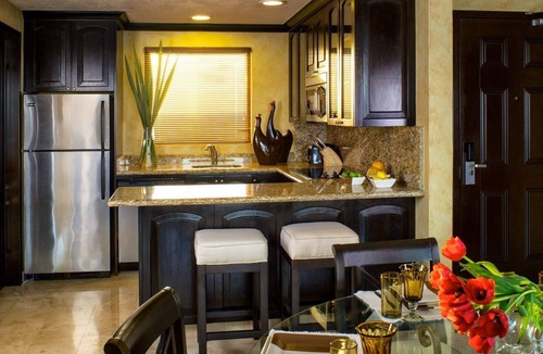 Puerto Juarez Resort | Make Waves in Cancun: Thrilling Adventures and Relaxation Combined.