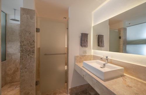 Playa Mujeres Apartment | Marina Vista Retreat in Cancun La Amada
