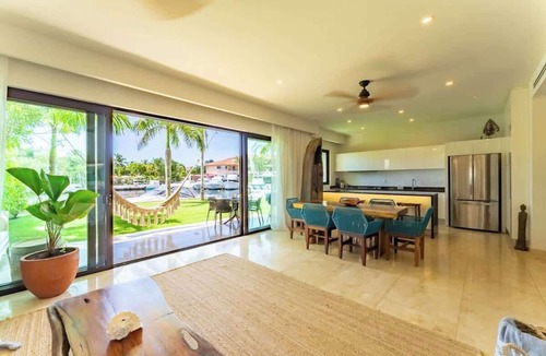 Puerto Aventuras Condo | Marinafront Condo with Pool and Private Terrace