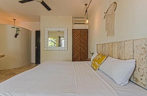 Downtown Apartment | Master Room on 5th Av B05