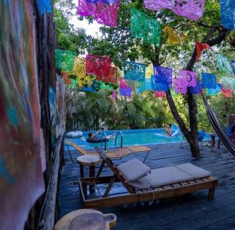 La Veleta Hostel | Maui Hostels Tulum