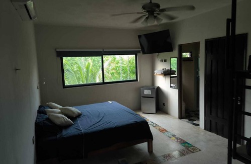 La Veleta Hostel | Maui Hostels Tulum
