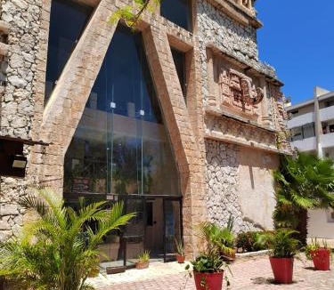 Punta Cancun Hotel | Maya Sol Hotel