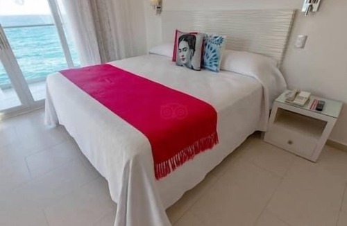 Centro - Supmza 001 Resort | Mia Reef Isla Mujeres - Inclusive-Mexico-Studio!
