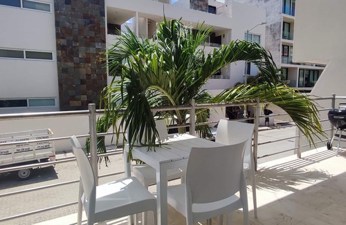 Gonzalo Guerrero Condo | Modern 2BR, 1 block to Beach & 5th Ave, Roof Pool, Garage, Quieter Corner Street