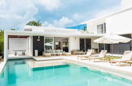 Playa Mujeres Villa | Modern 4-Bedroom Villa w/Gym & Walking Distance to Beach –Perfect Cancún Getaway
