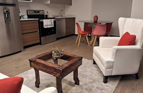 Zona 10 Apartment | Modern Apartment in Zone 10 | 10 Minutes from the Airport
