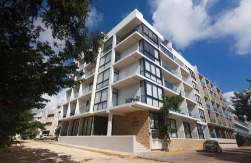 Zazil-ha Apartment | Modern & Private Apto. a few steps from the beach!