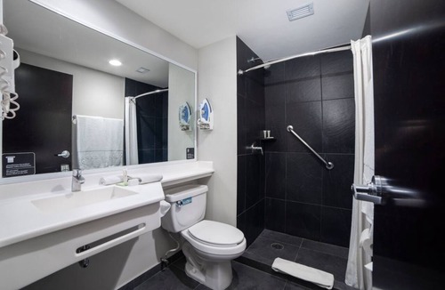 North Hotel Zone Hotel | Modern Puerto Vallarta Stay | 1 Unit | Near Zona Hotelera North