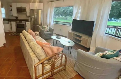 Robertson County House | Multi-home Lakefront Retreat- kayaks, fire pit, yard games, hot tub