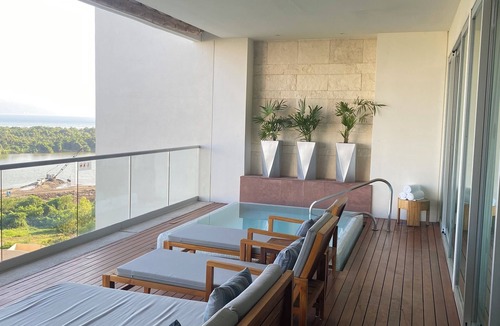 Playacar Apartment | Spacious 3-bedroom apartment with Spa , WiFi in welcoming Riviera Maya