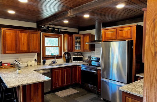 Athens Cabin | Nature Lover’s Cabin Retreat - private 24 acres w/trails and pond!