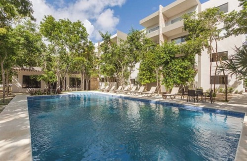Ejidal Apartment | NEW CondoPH WIFI 300MB 6 Pools Office Gym