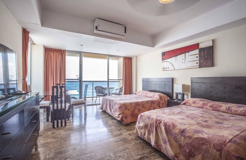 Punta Cancun Condo | NEW LISTING! Beachfront Condo in Cancun´s Heart. Be the first to review!