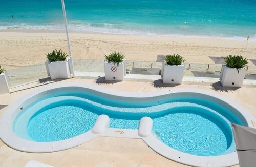 Zona Hotelera Apartment | New Studio at the beach, side ocean view