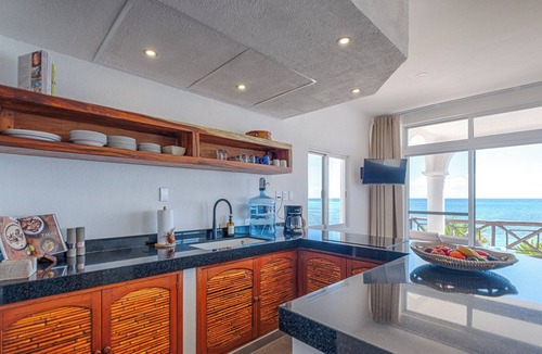 Akumal Condo | Newly Updated Beachfront Condo with Terrace, Pool & Daily Service