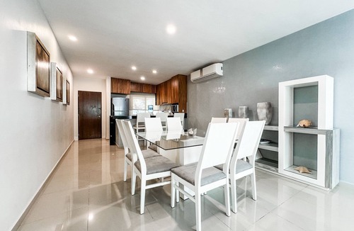 Gonzalo Guerrero Apartment | Nice Decor - Very Big * Gym *Jacuzzi * steps from 5th av & mamita's beach