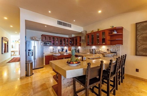 Puerto Aventuras Condo | Ocean Blue Beachfront Condo in Puerto Aventuras