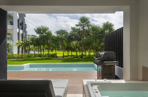 Cancun Apartment | Ocean front resort, Andalucia Mareazul, Private Walkout pool