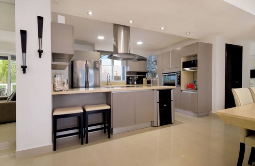 Zona Hotelera Norte Condo | Ocean Views at Peninsula Grand 1A