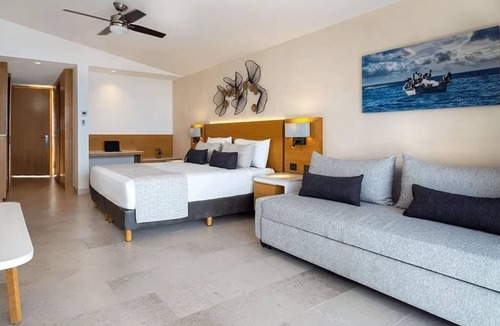 Colonia 5 de Diciembre Resort | Ocean View in a Beach Front Resort and Spa. (Incl. All-Inclusive for 2 Adults)