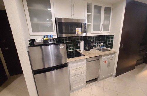 La Isla Resort | Ocean View Studio with Kitchenette