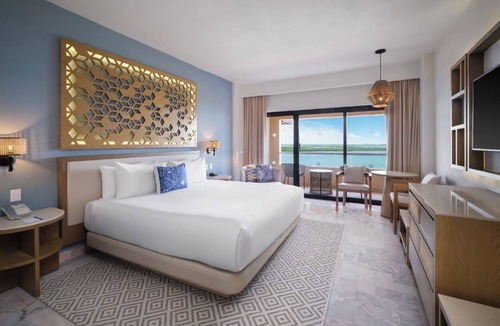 Zona Hotelera Resort | Oceanfront Dual-Suite - All inclusive Luxury at Wyndham Grand Cancun!