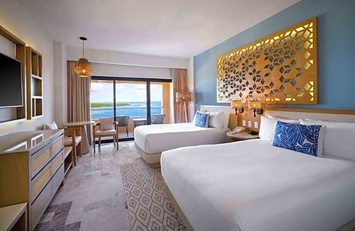 Zona Hotelera Resort | Oceanfront Dual-Suite - All inclusive Luxury at Wyndham Grand Cancun!