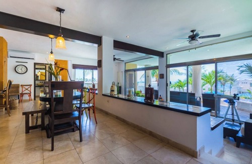 Isla Mujeres Villa | Oceanfront Luxury at Casa De Las Palmas/Isla Mujeres/8BR/10BA/Sleeps 16