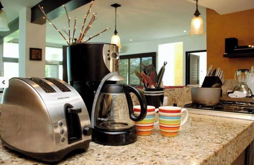 Isla Mujeres Villa | Oceanfront Luxury at Casa De Las Palmas/Isla Mujeres/8BR/10BA/Sleeps 16