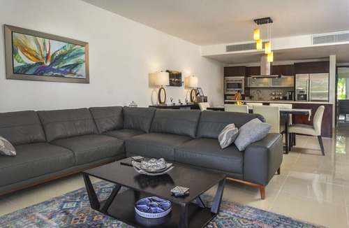 Luis Donaldo Colosio Apartment | Oceanfront resort, walkout pool, Mareazul. La Casa Bonita