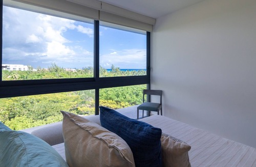 Gonzalo Guerrero Apartment | Oceanview Penthouse Cruz con Mar 502