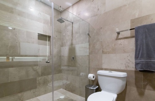 Gonzalo Guerrero Apartment | Oceanview Penthouse Cruz con Mar 502