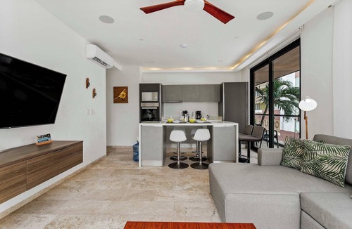 Zazil-ha Condo | Oceanview Rooftop Pool & Beach Club Access