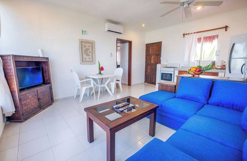 Akumal Apartment | One Bedroom Beachfront Efficiency Apartment