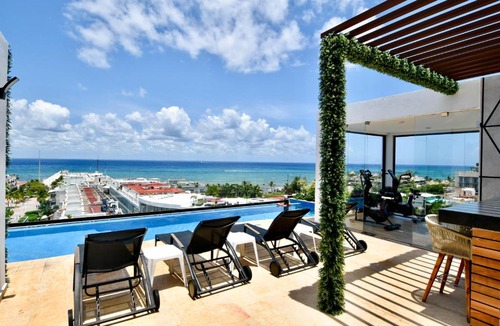 Downtown Hotel | One Paralia Studio by Casago