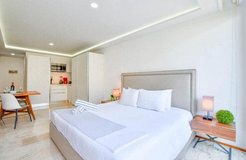 Downtown Hotel | One Paralia Studio by Casago