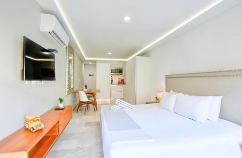 Downtown Hotel | One Paralia Studio by Casago