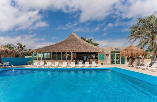 Punta Cancun Apartment | Panoramic Beachfront Studio w/Breathtaking Ocean Views & Top Location