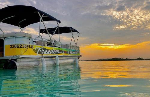 Chetumal Hotel | Papitos Bacalar Hotel and Marina